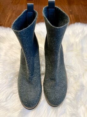 Sofft Women's Gray Knit Stretch Sock Boots Size 9.5